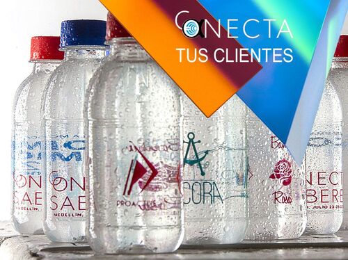 Agua para eventos WAPU en ferias empresariales - Botellas publicitarias efectivas
